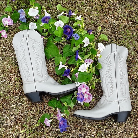 Shoes - Vintage Justin Cowboy/Cowgirl boots